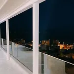 Euphoria Luxury Penthouse 아파트