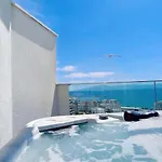 Euphoria Luxury Penthouse 아파트
