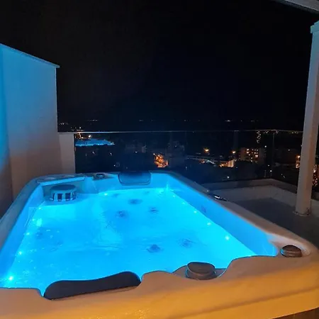 Euphoria Luxury Penthouse شقة *